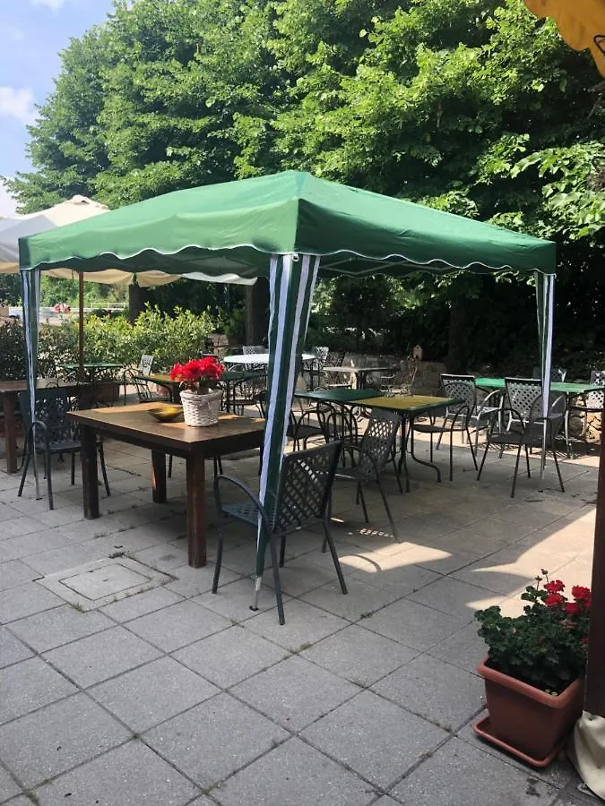 Hostel Ostello La Pescarolina Piacenza Italy
